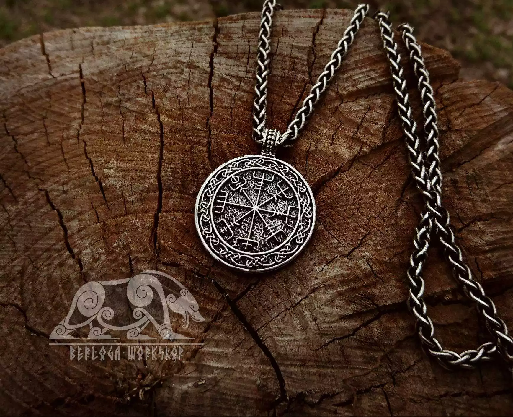 Vegvisir, The Viking Compass/The Runic Compass